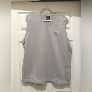 Nike Golf Vest with NYY Logo on Golf Ball.  EUC.  This will be your go to vest.